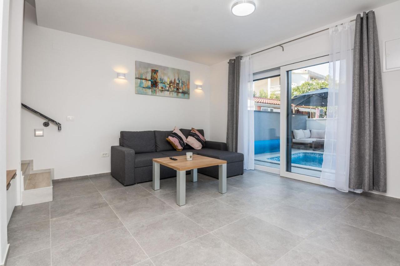 Apartment Spanic 1 Vir Exterior photo